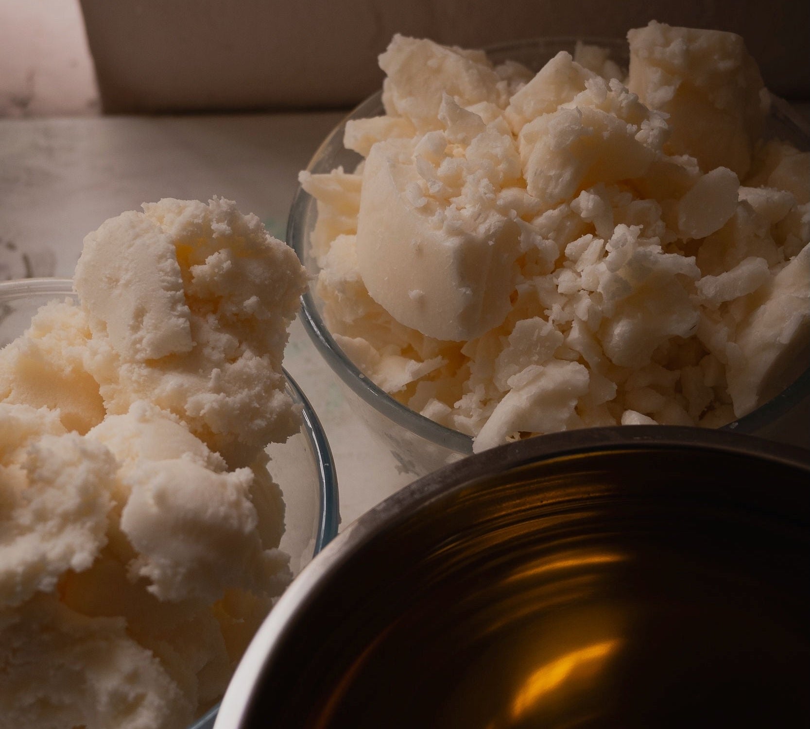 WHAT MAKES SHEA BUTTER GOOD FOR DRY SKIN?